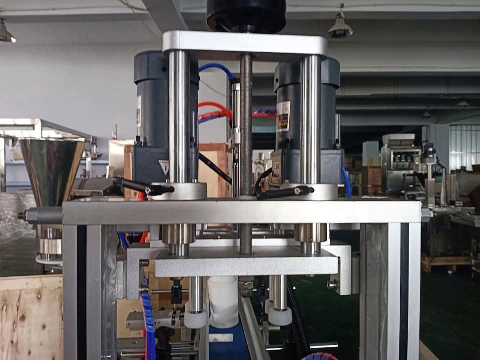 Machine de fermeture de bouteilles semi-automatique en acier inoxydable Type de bureau