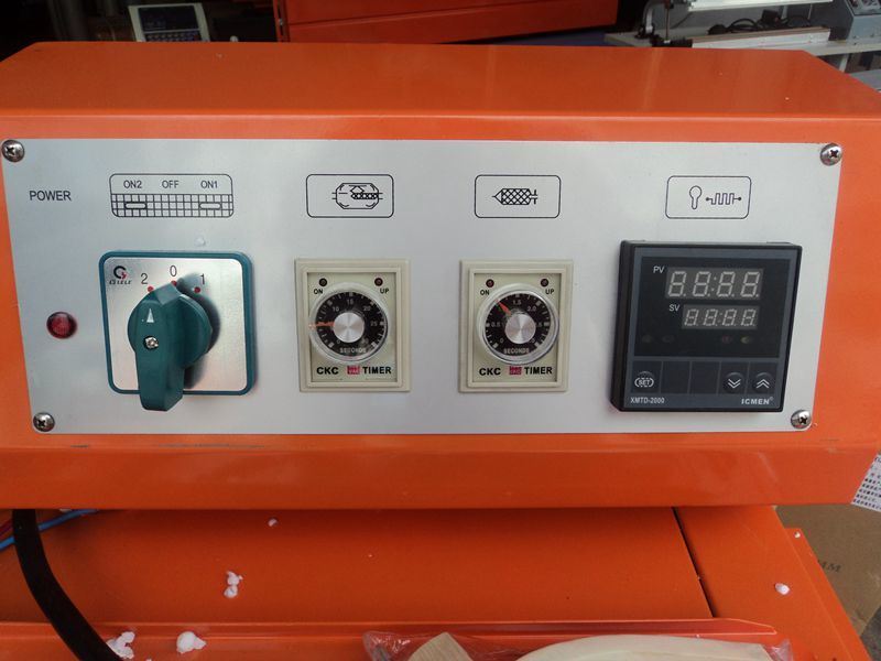 Prix d'usine FM5540 Machine d'emballage à rétrécissement thermique à barres de deux en un électrique à étanchéité intégrée avec matériau de film PE