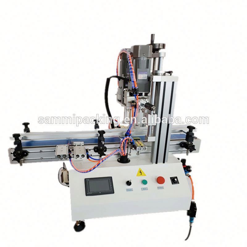 Ventes directes d'usine Nouveau design Pneumatique Tabletop Trigger automatique Machine de capteur de pulvérisation Machine de capot de bouteille en plastique