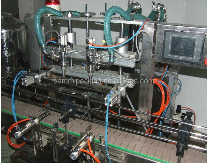Machine de production automatique Bouteille de remplissage liquide Couvercle de l'étiquetage de la ligne de jus d'orange Machine eau huile acier inoxydable